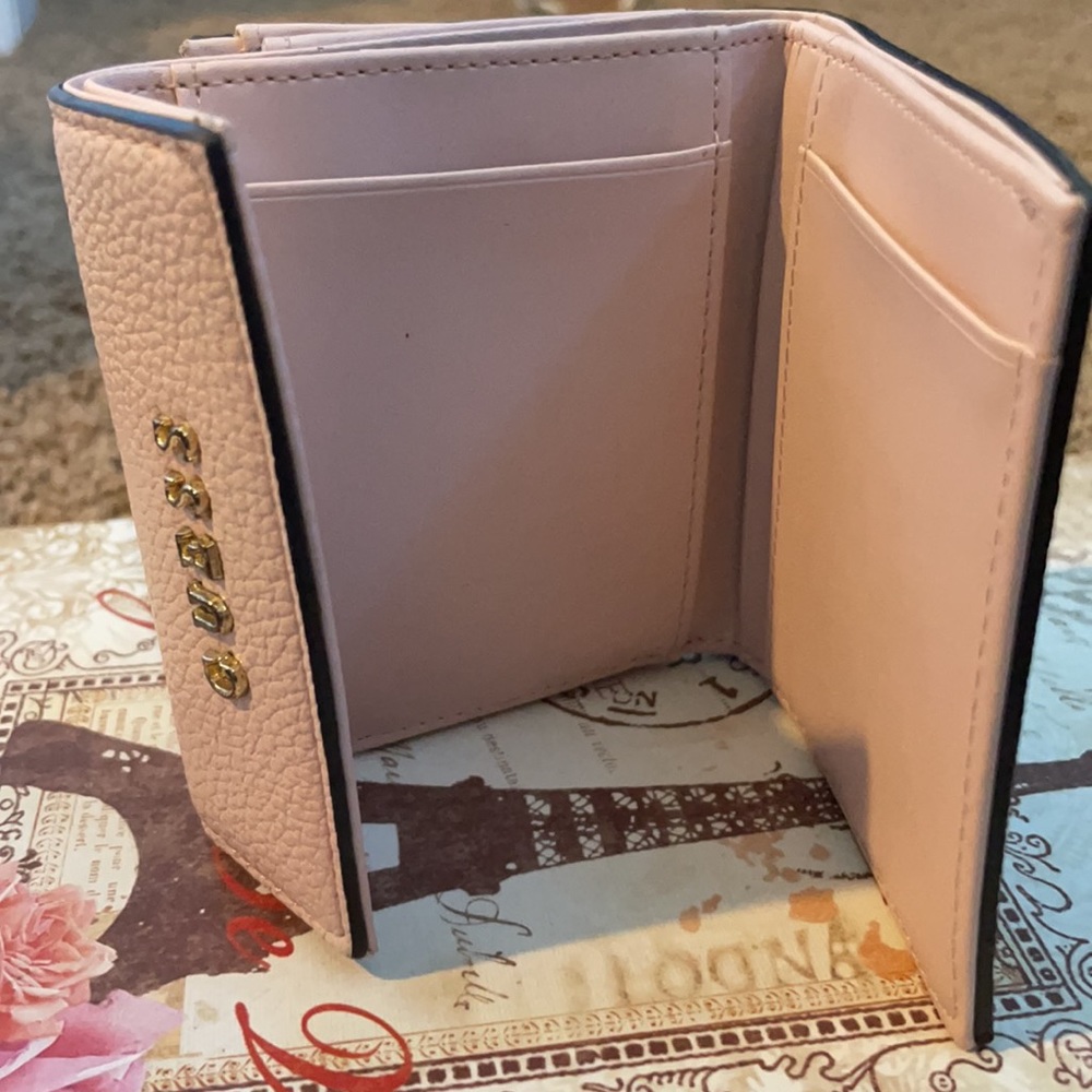 Wallet - Picture 2 of 4